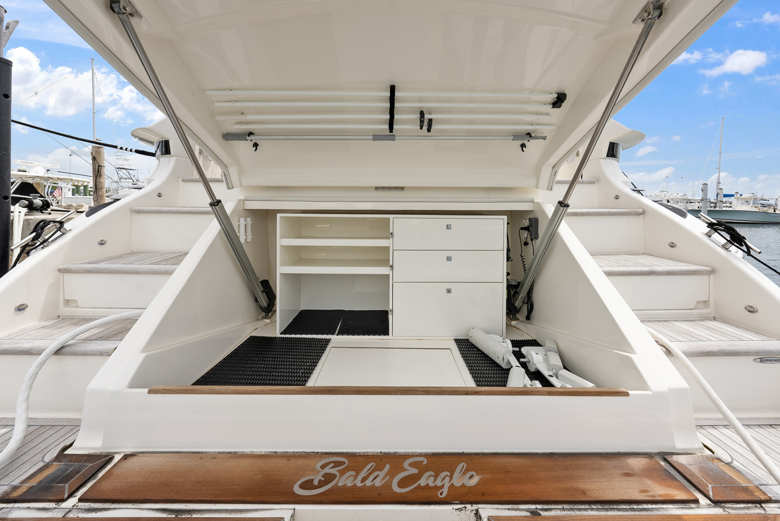 63ft Riviera Yacht For Sale