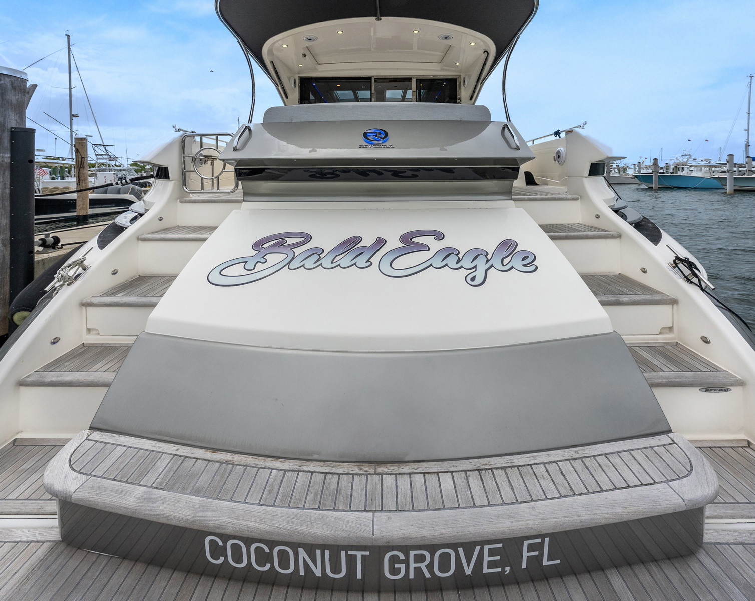 63' 2024 Riviera 6000 SPORT YACHT