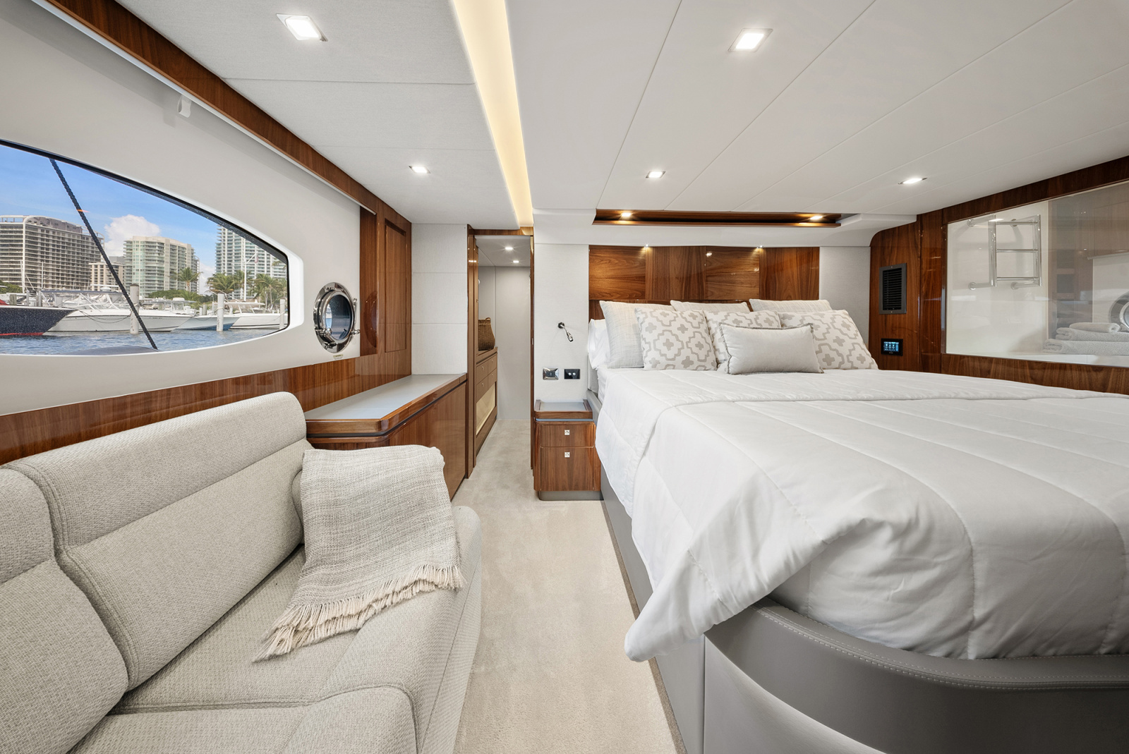 63ft Riviera Yacht For Sale