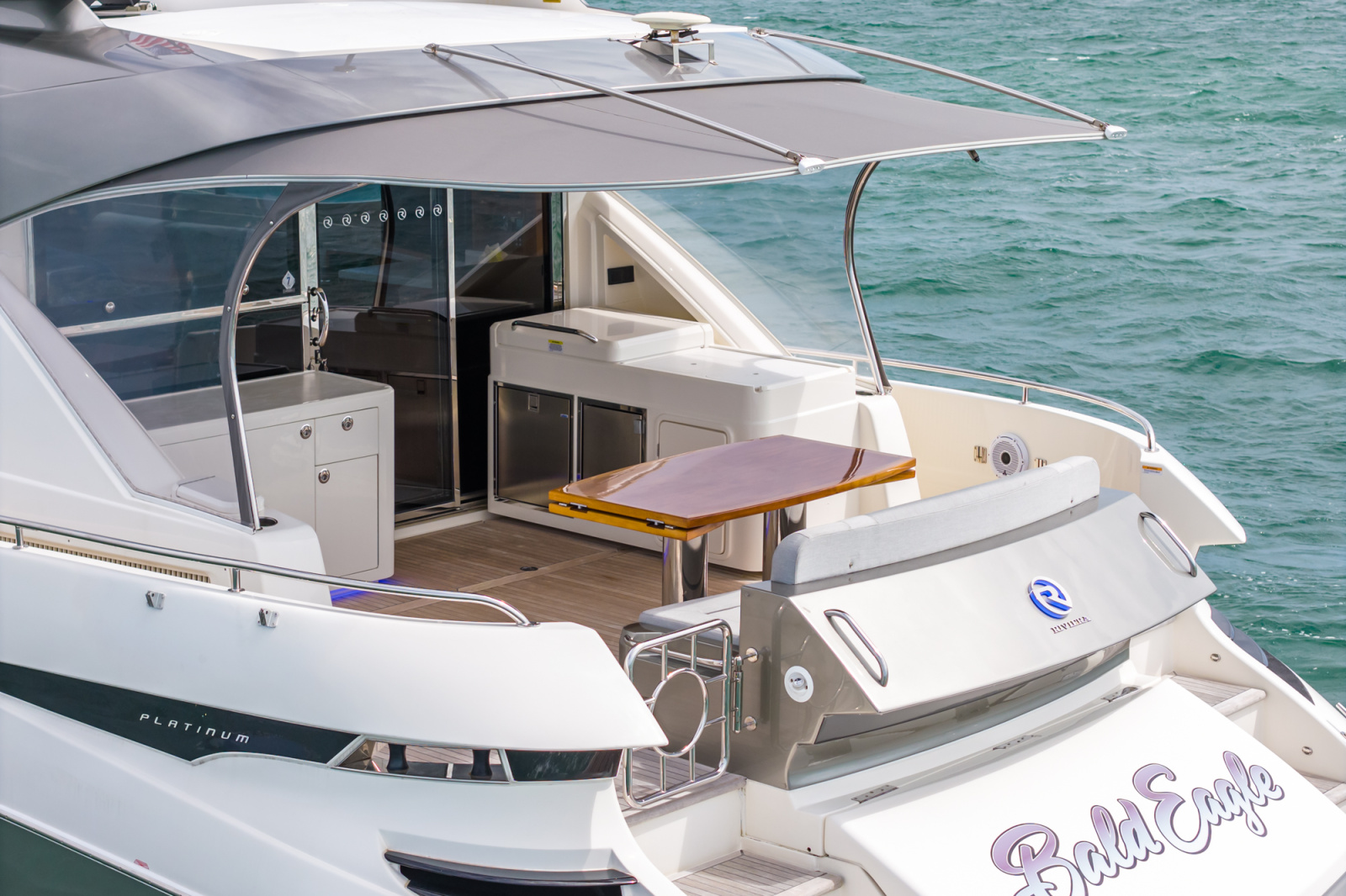 63' 2024 Riviera 6000 SPORT YACHT