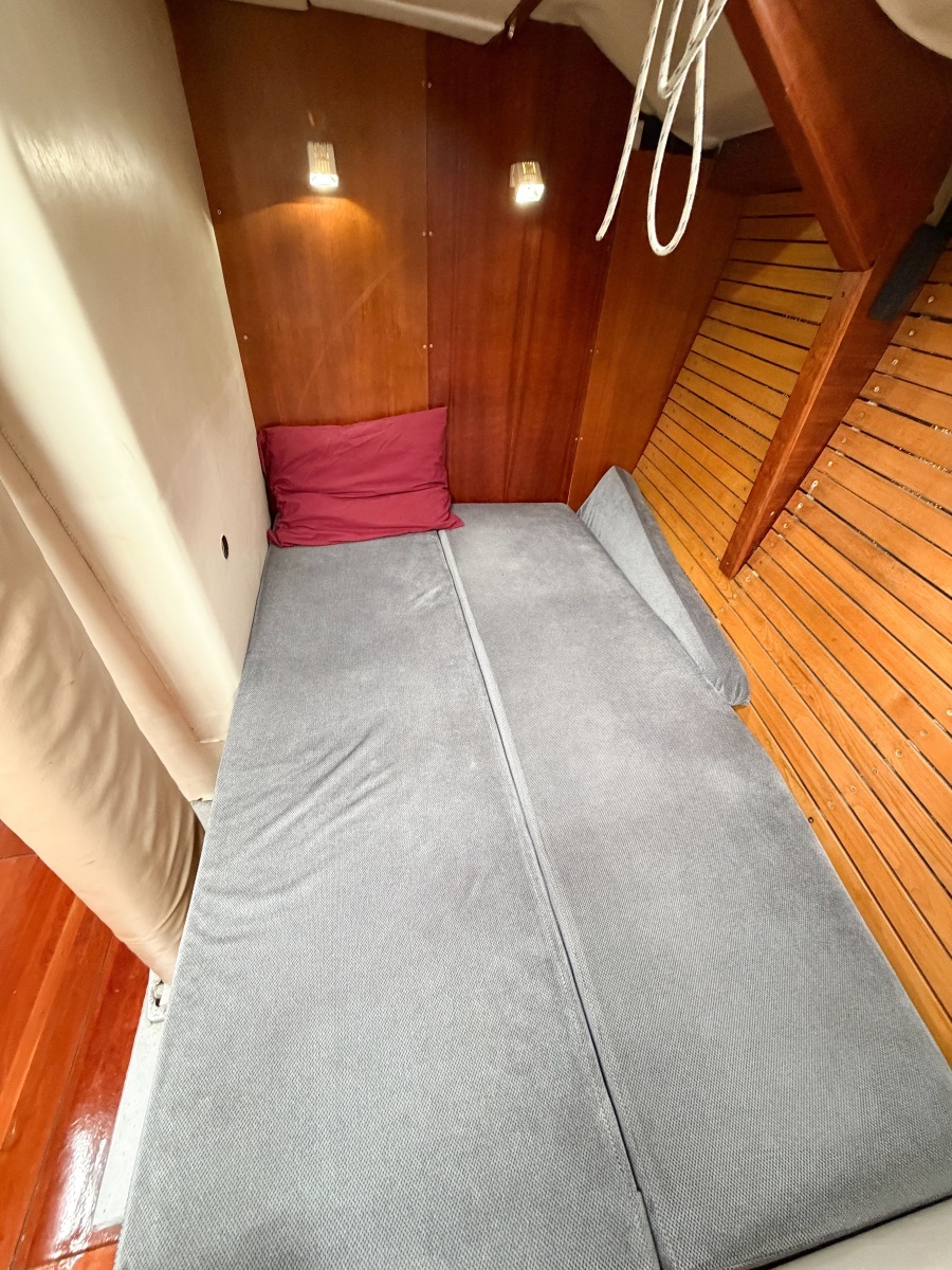 Forward cabin double berth