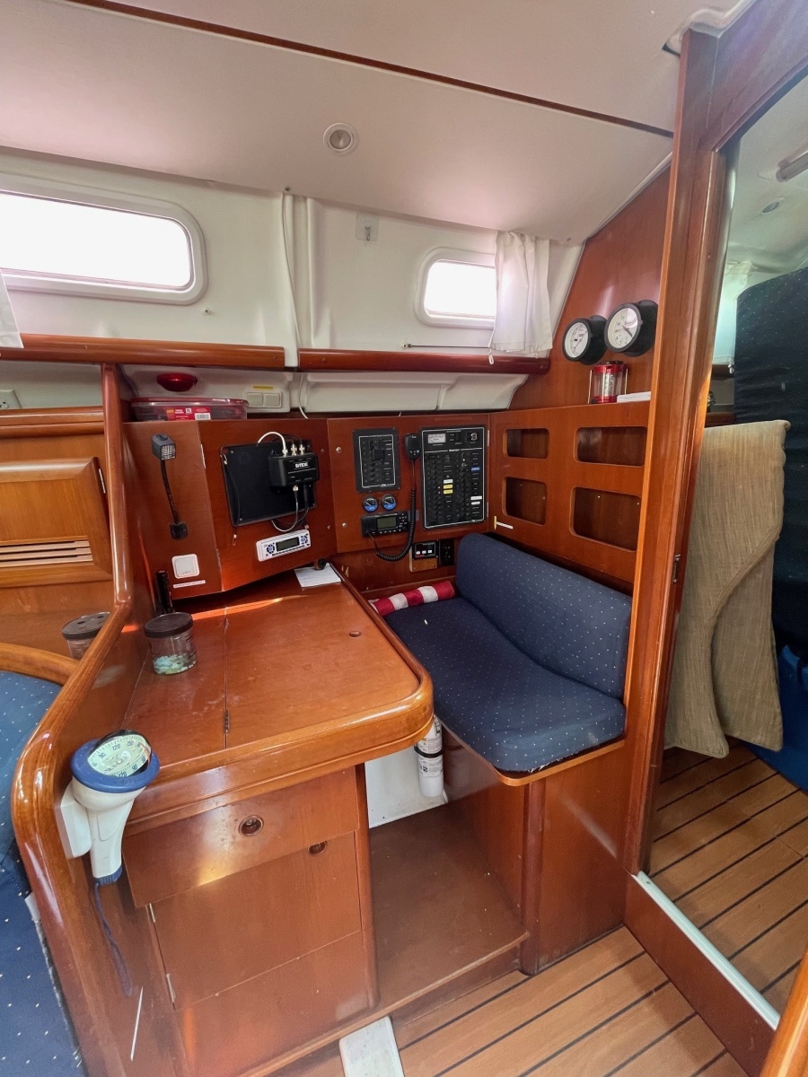 42ft Beneteau Yacht For Sale