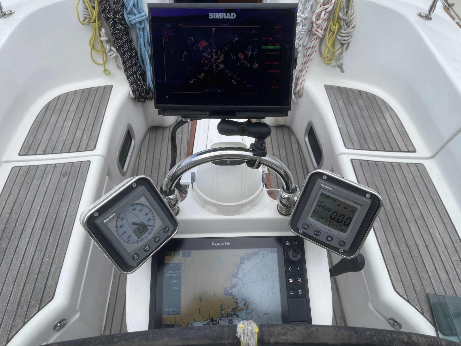 2004 Beneteau 423