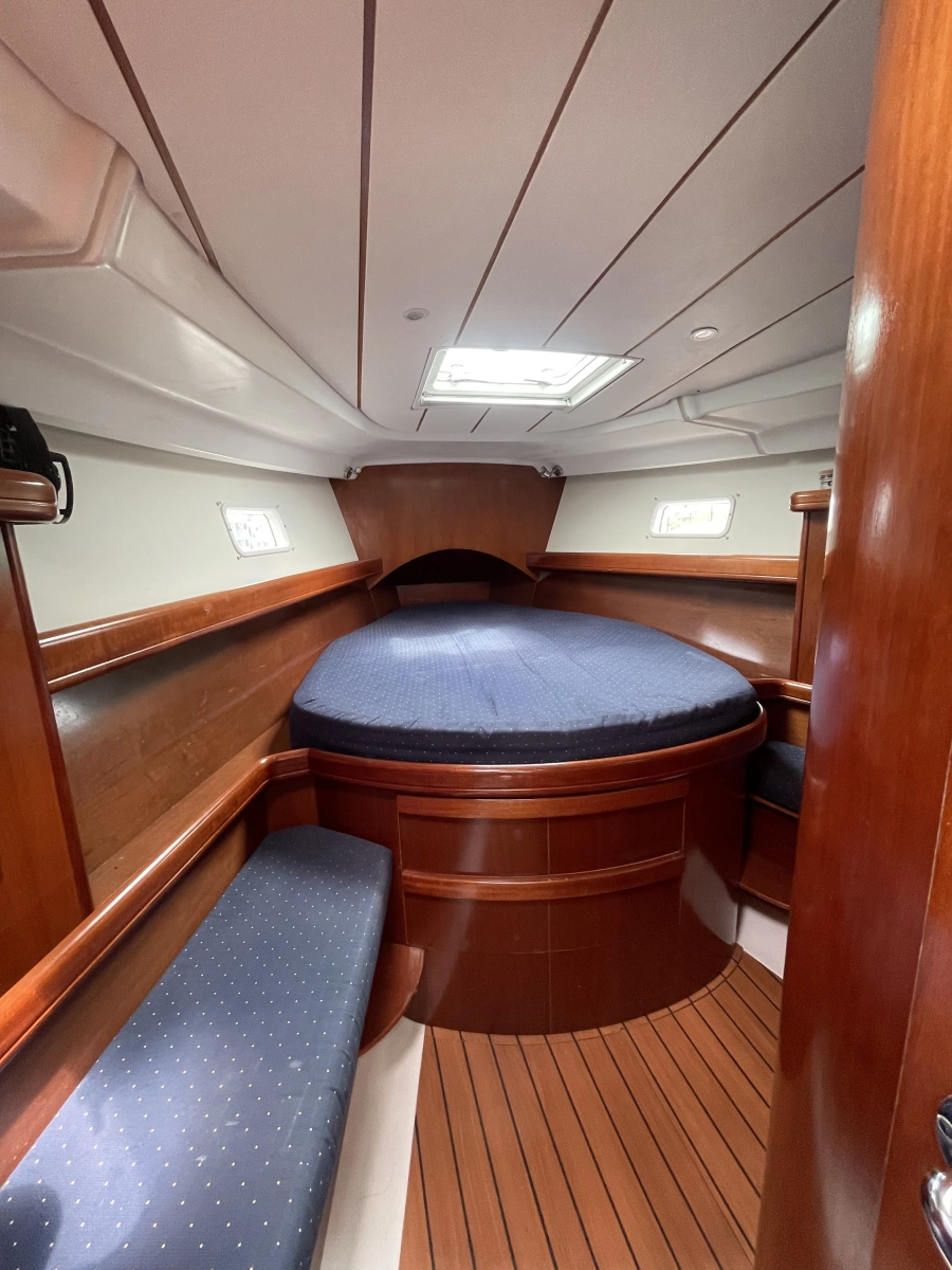 2004 Beneteau 423