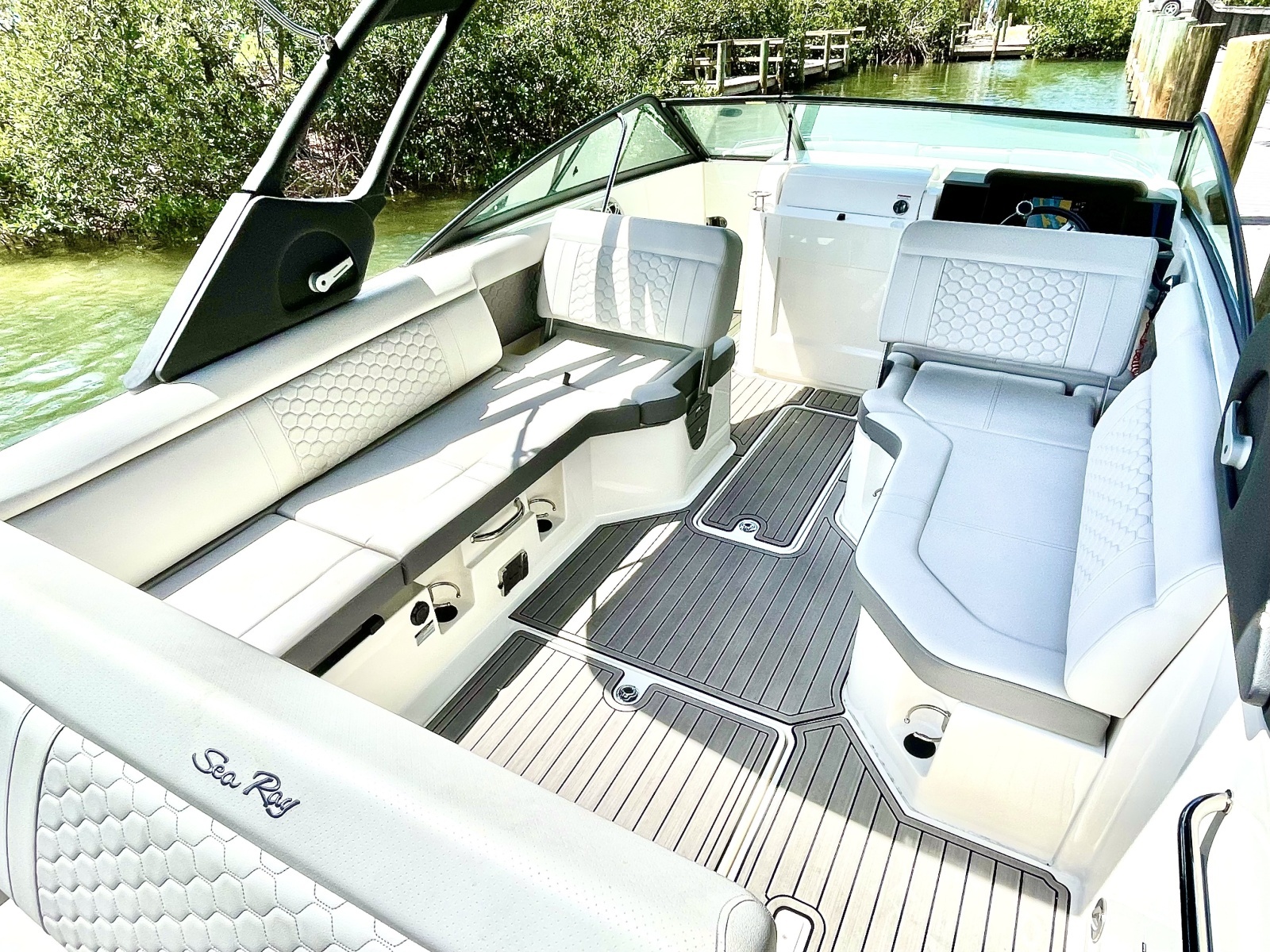 25ft Sea Ray Yacht For Sale