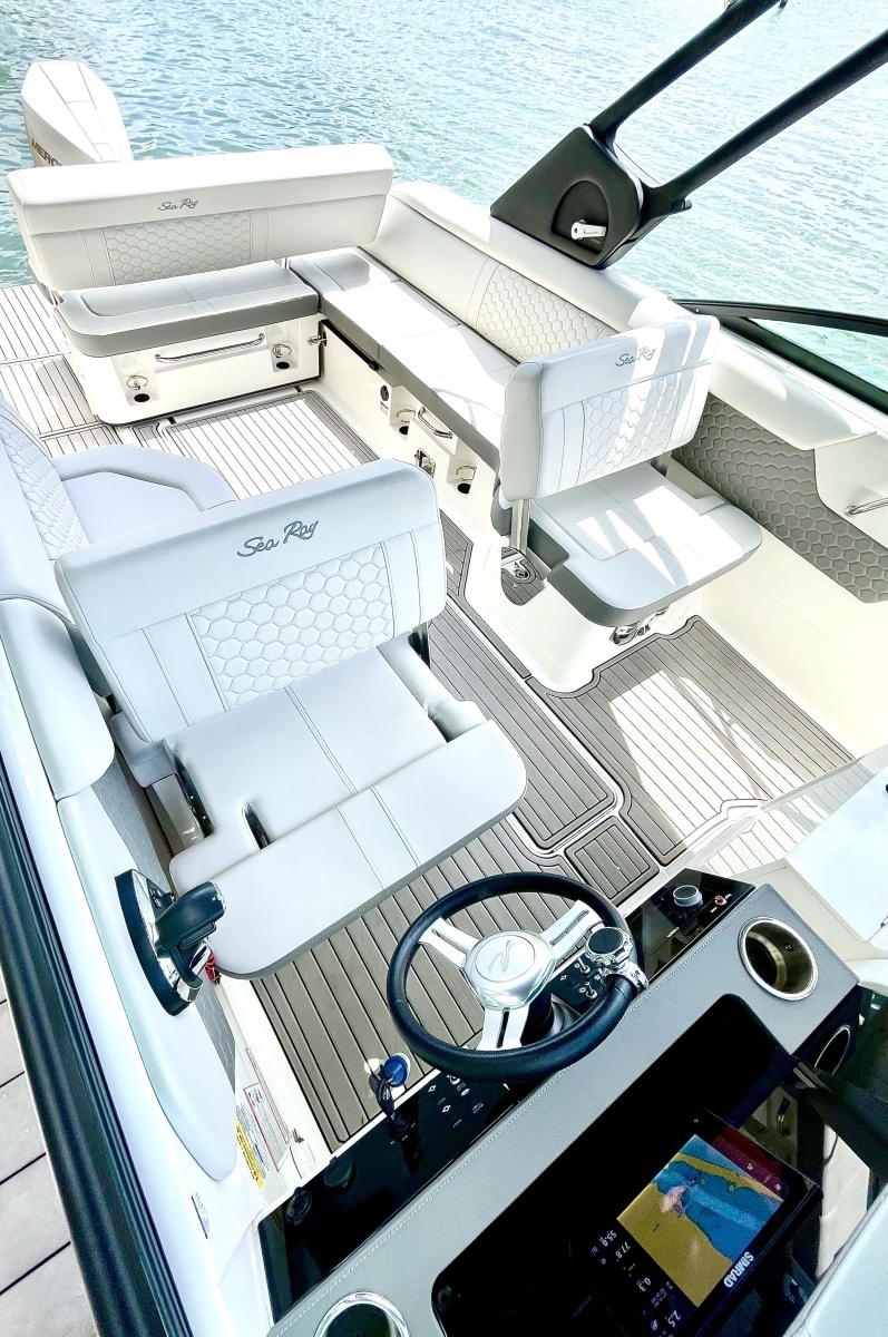 25ft Sea Ray Yacht For Sale