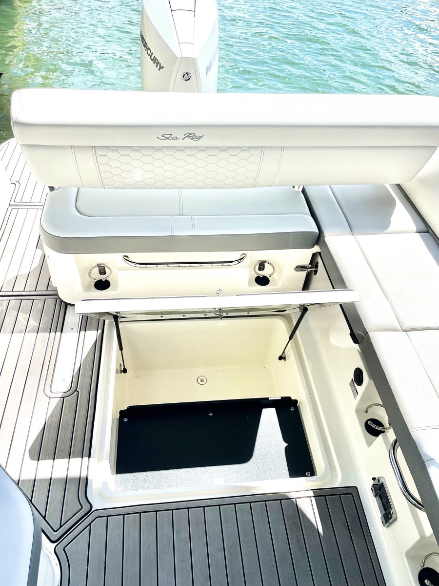 25ft Sea Ray Yacht For Sale