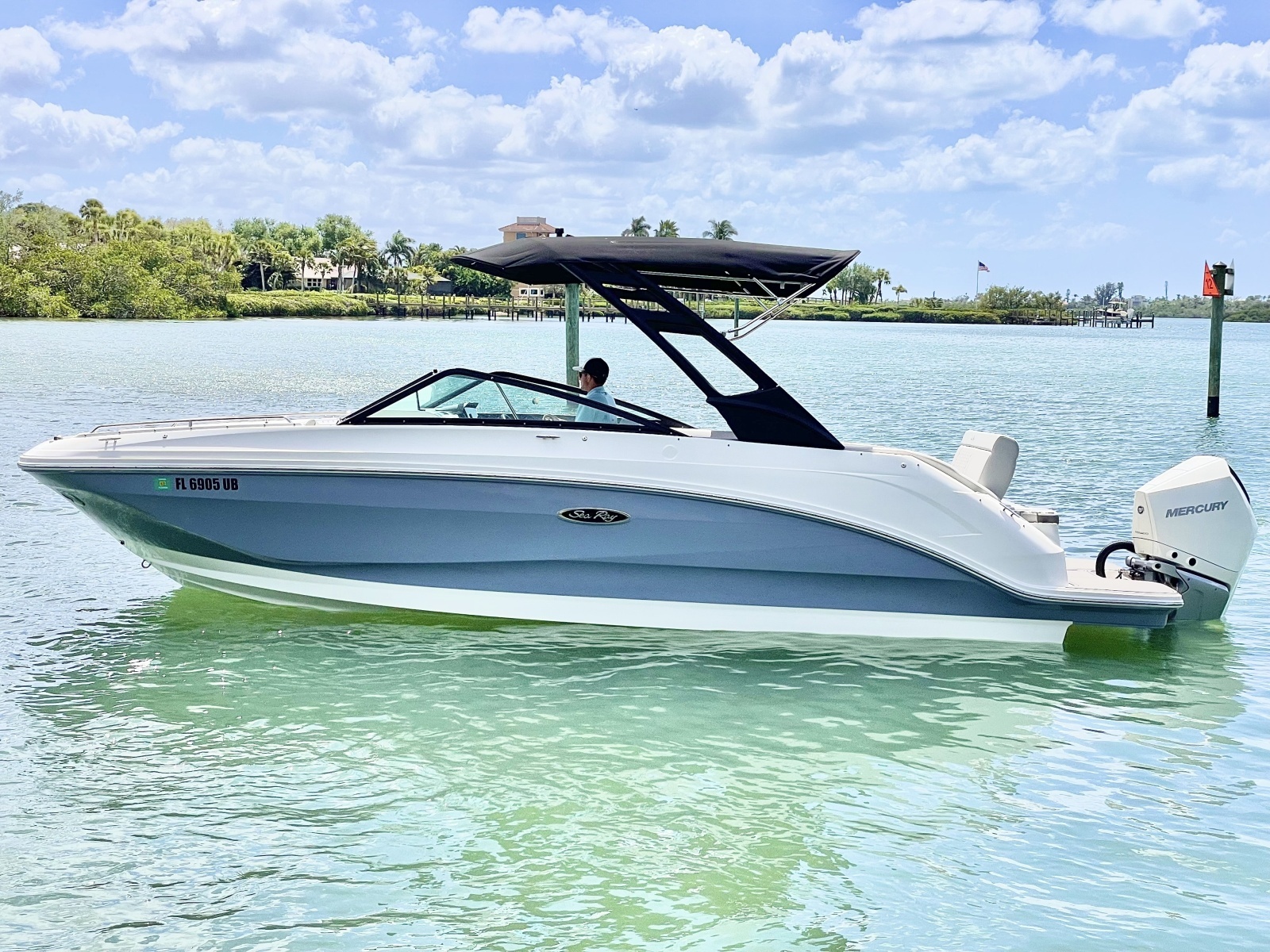 25ft Sea Ray Yacht For Sale