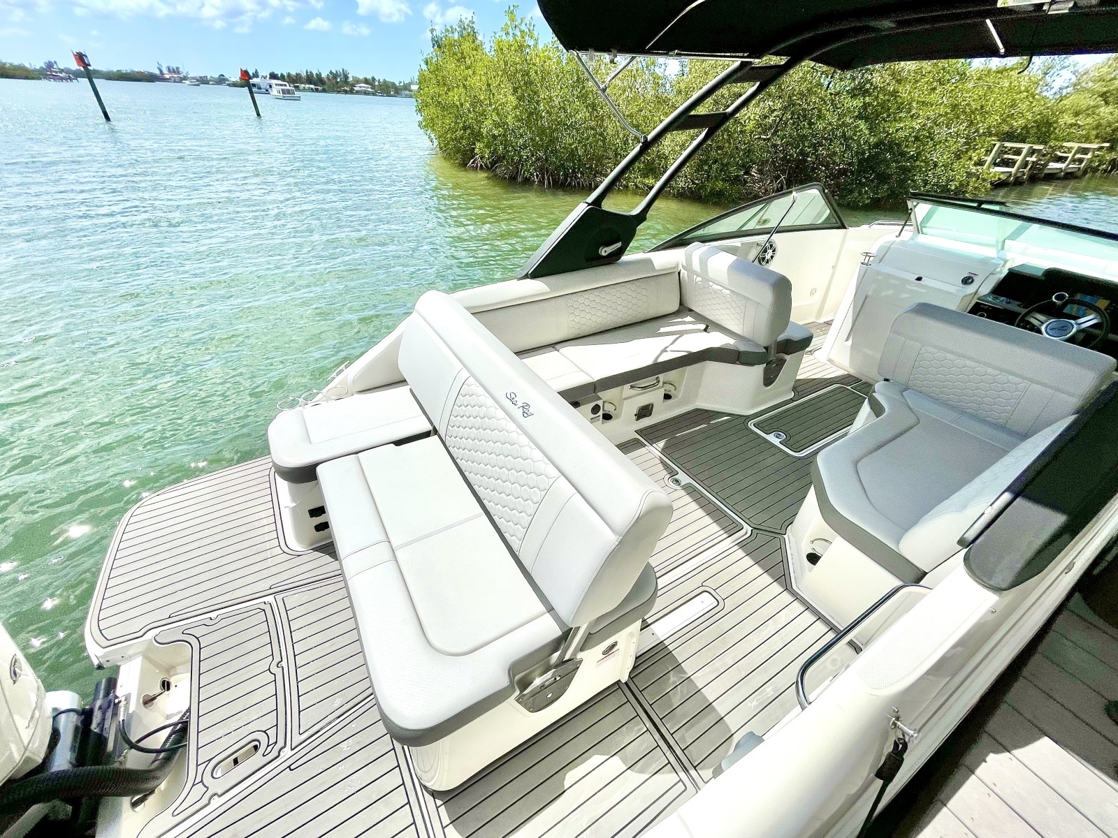 25ft Sea Ray Yacht For Sale