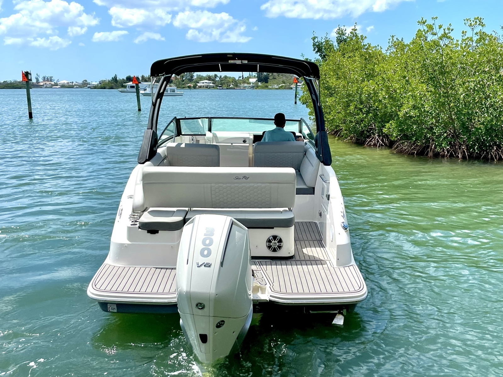 25ft Sea Ray Yacht For Sale