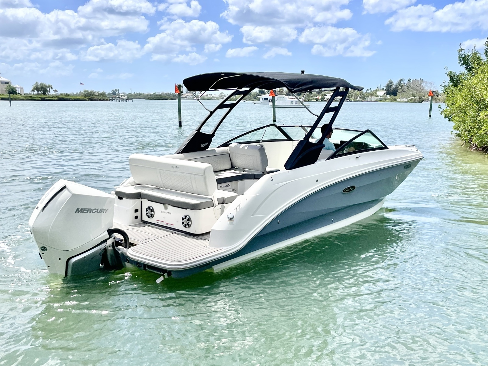 25ft Sea Ray Yacht For Sale