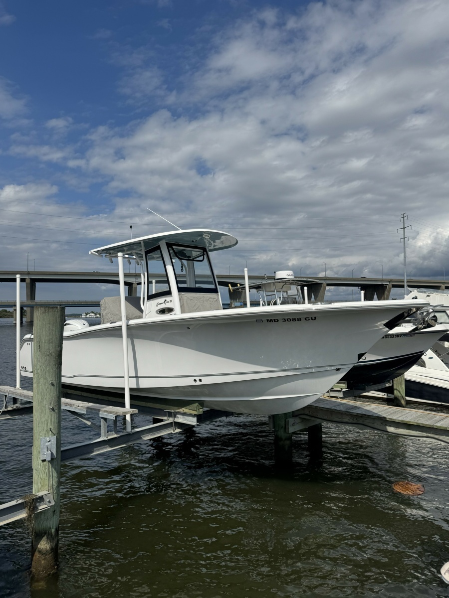 25ft Sea Hunt Yacht For Sale