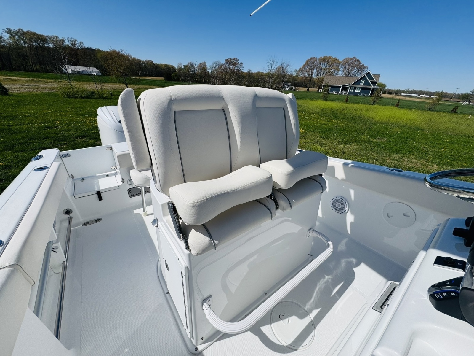 25ft Sea Hunt Yacht For Sale