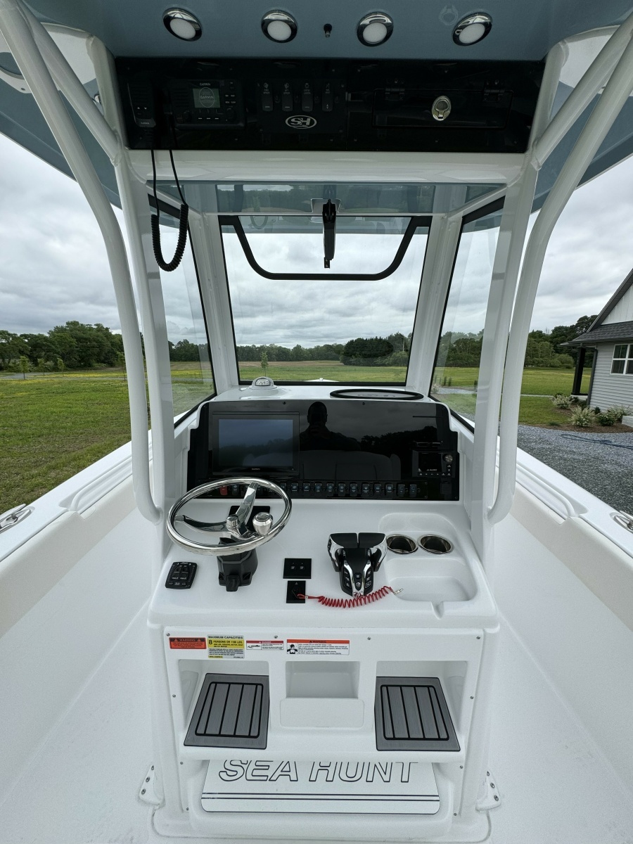 25ft Sea Hunt Yacht For Sale