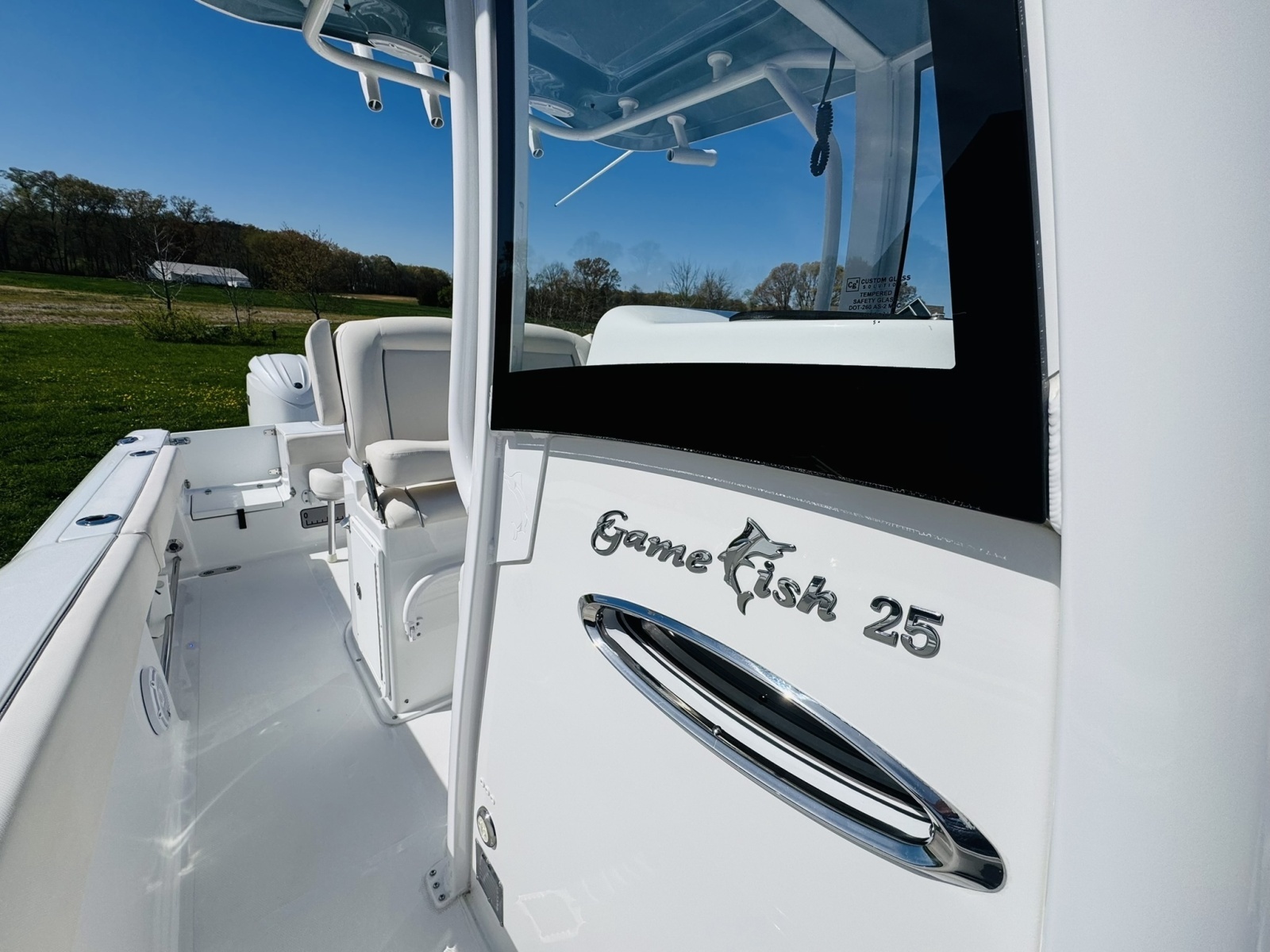 25ft Sea Hunt Yacht For Sale