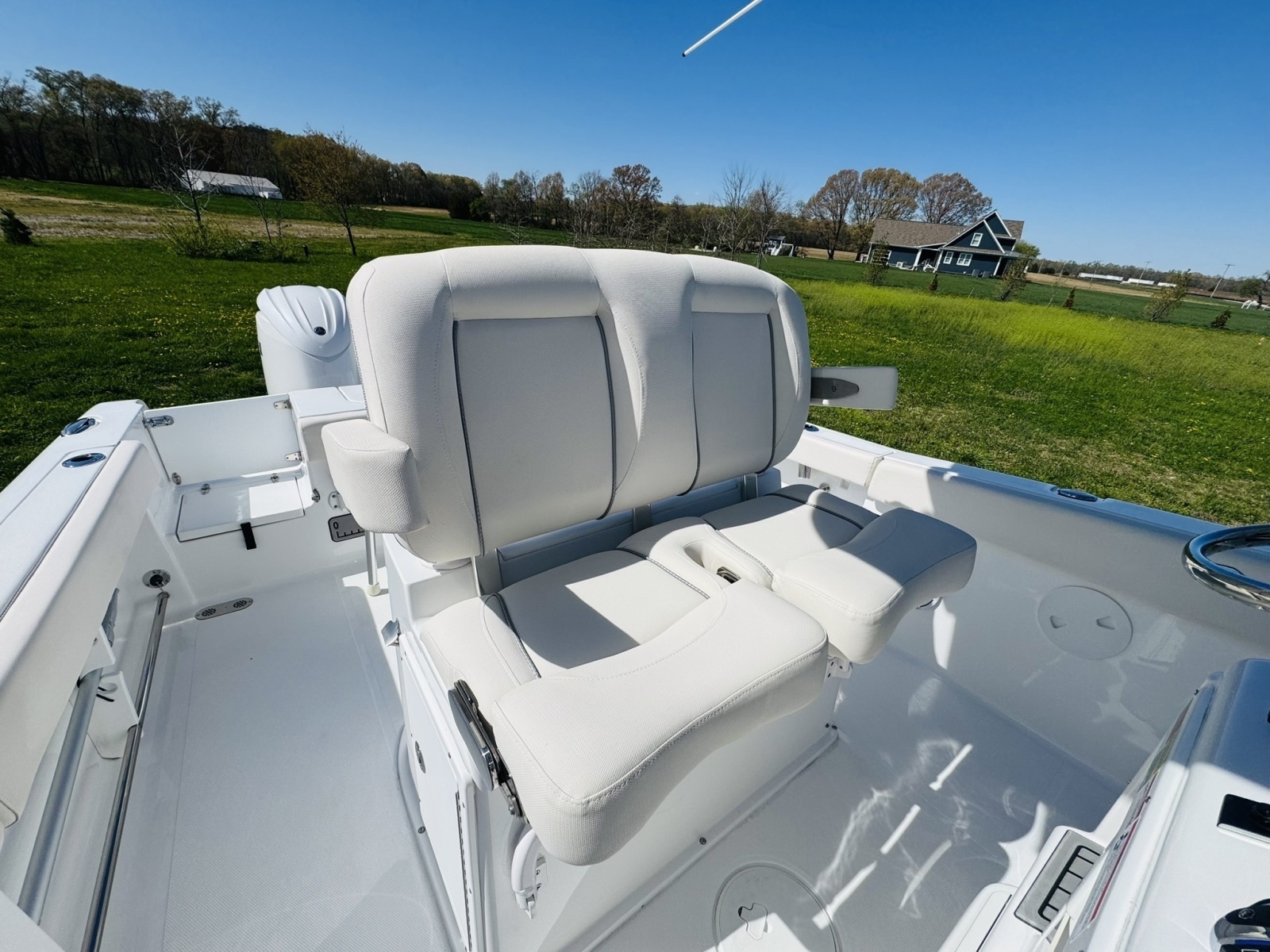 25ft Sea Hunt Yacht For Sale