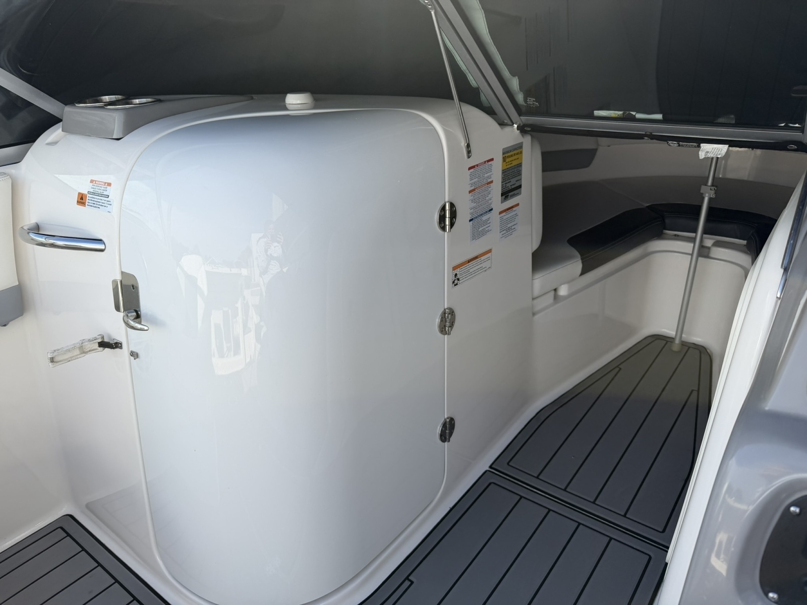 22ft Robalo Yacht For Sale