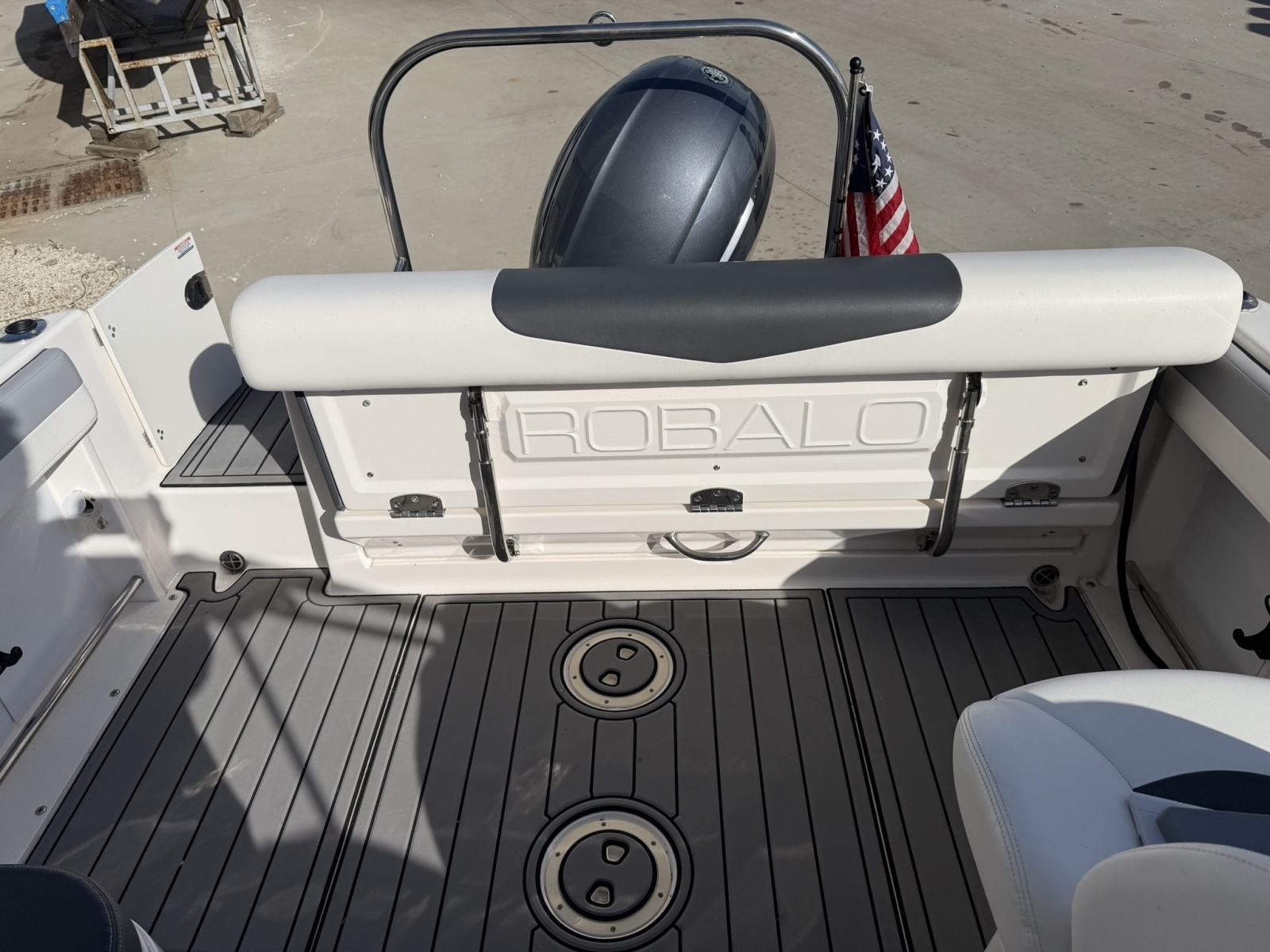 22ft Robalo Yacht For Sale