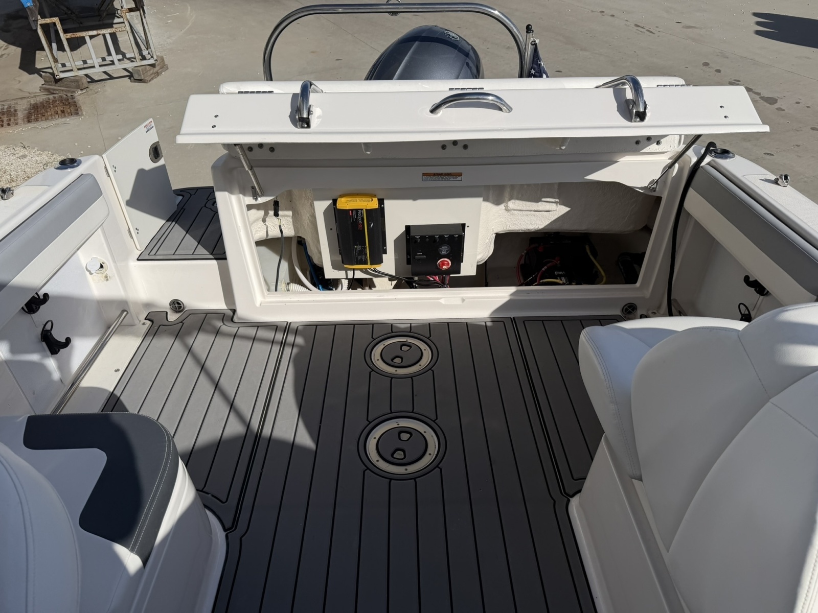 22ft Robalo Yacht For Sale