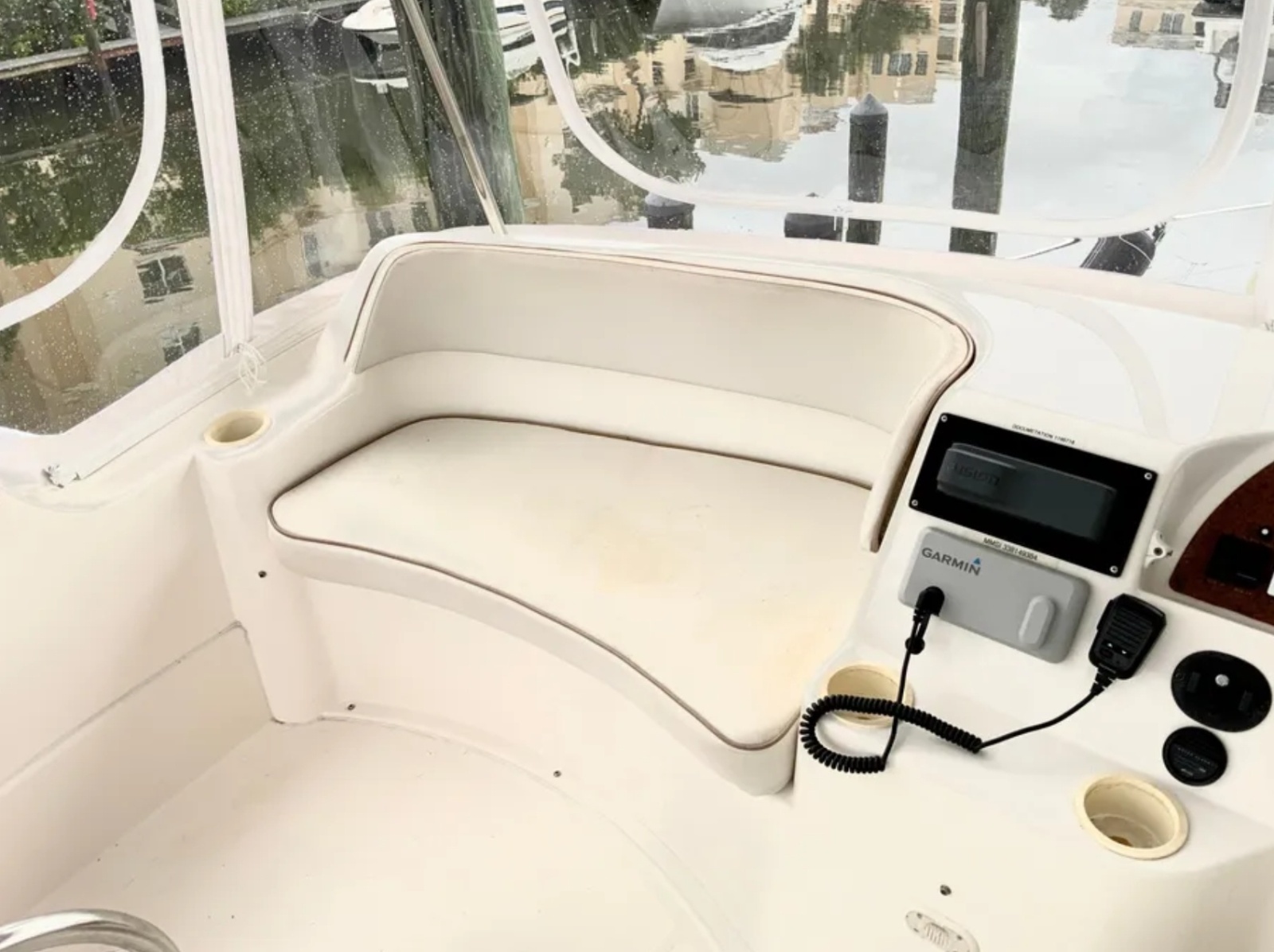 33ft Silverton Yacht For Sale