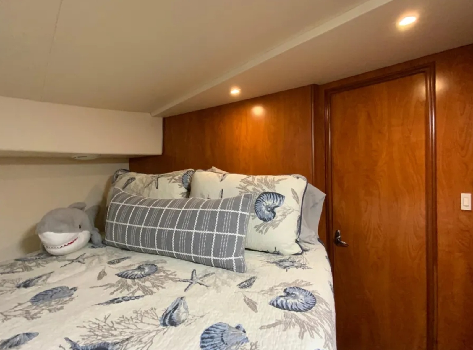 33ft Silverton Yacht For Sale