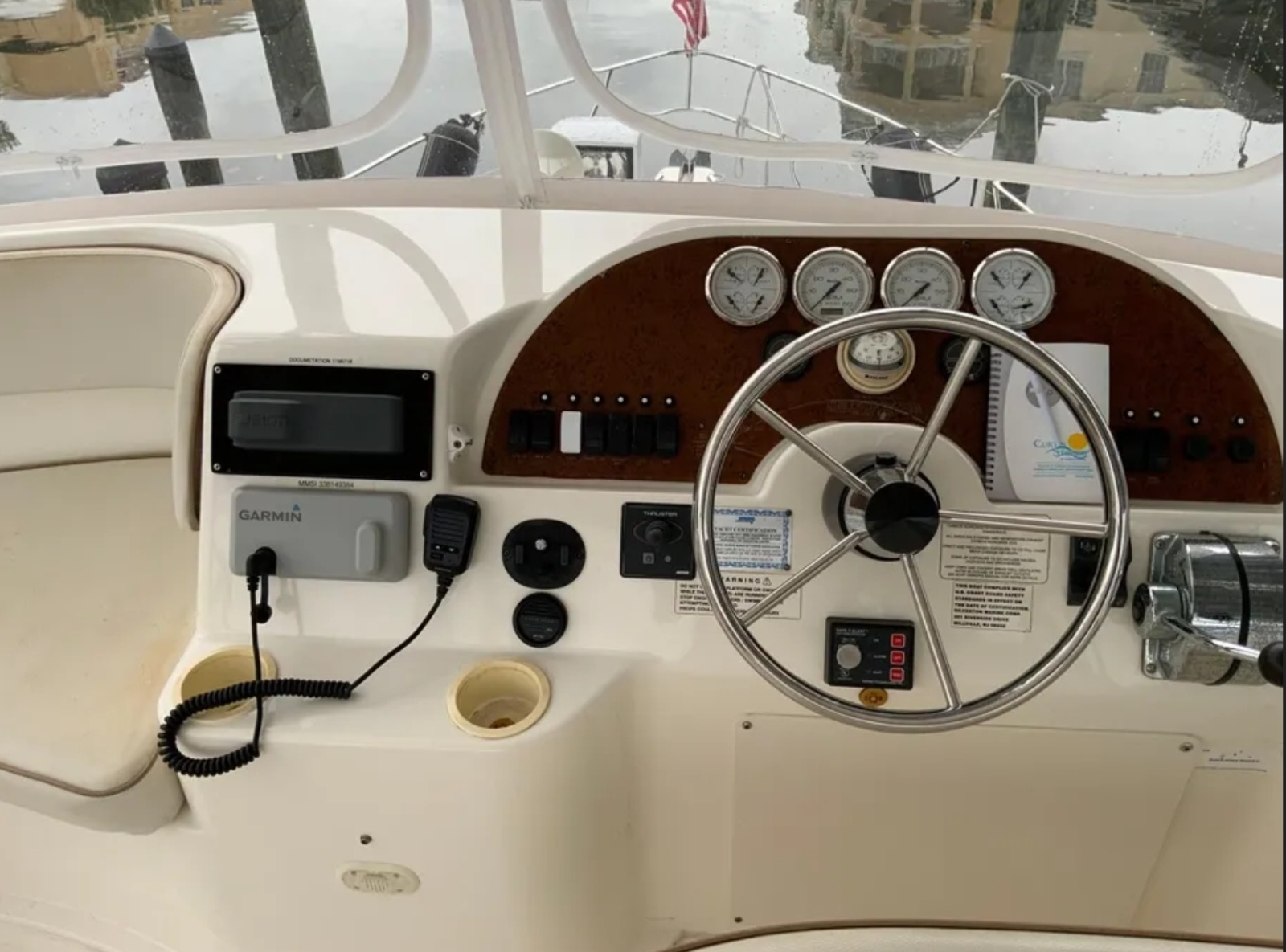 33ft Silverton Yacht For Sale