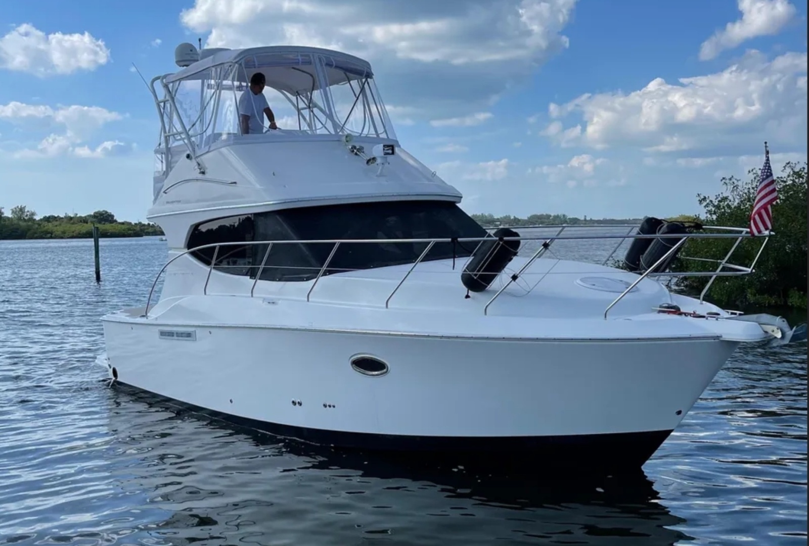 33ft Silverton Yacht For Sale