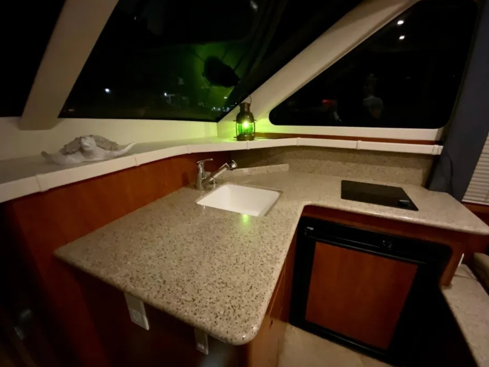 33ft Silverton Yacht For Sale