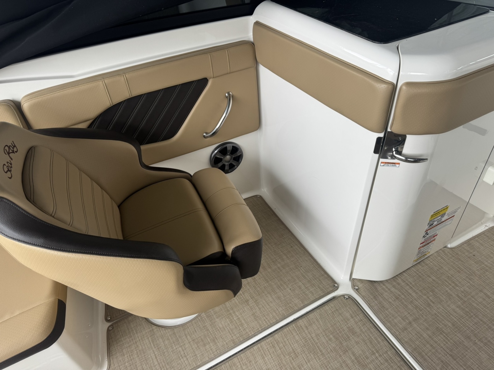 23' 2020 Sea Ray SPX230