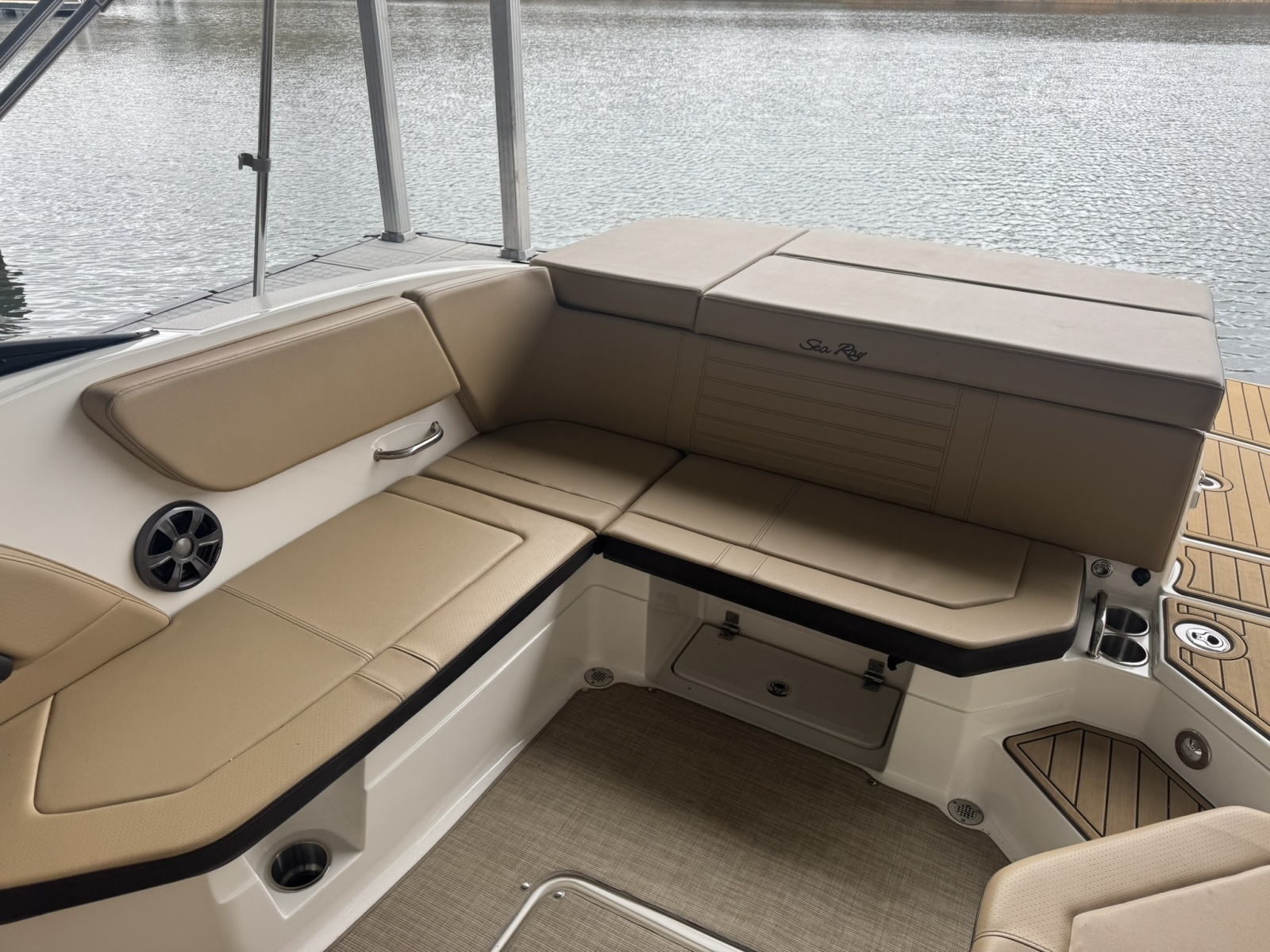 23ft Sea Ray Yacht For Sale