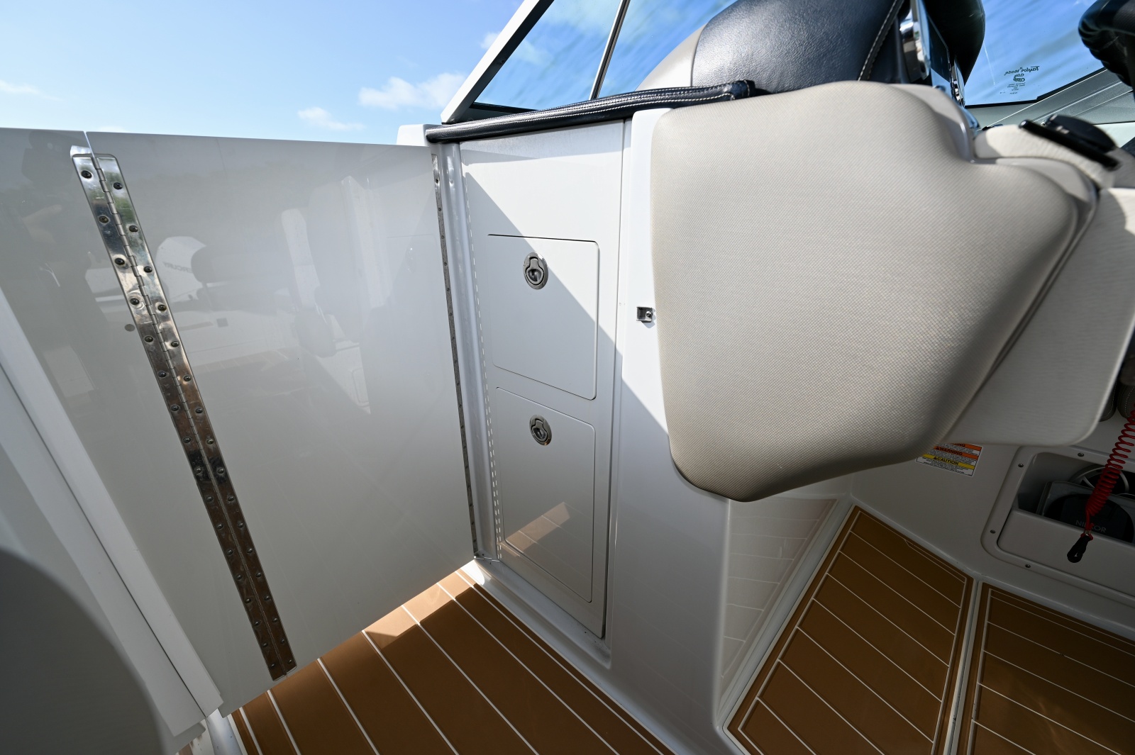 30' 2020 Crownline Eclipse E 305 XS