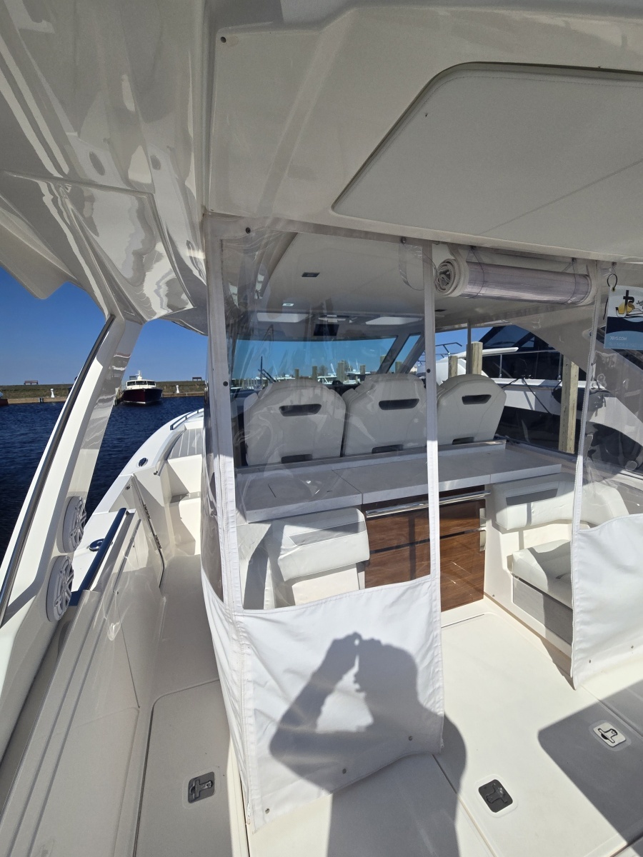 38ft Tiara Yachts Yacht For Sale