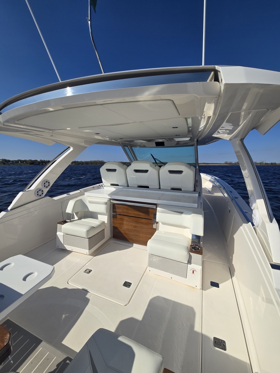38ft Tiara Yachts Yacht For Sale