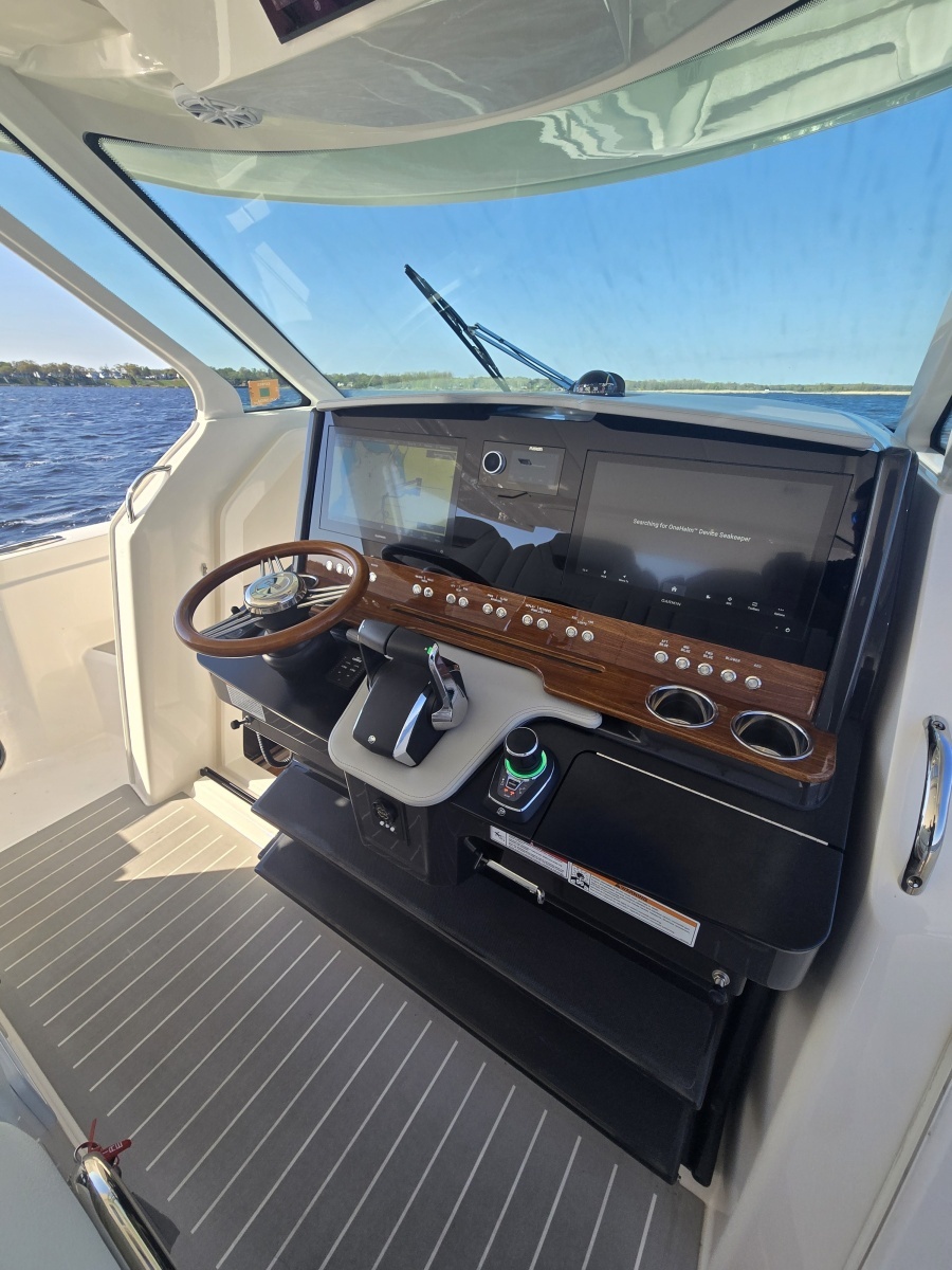 38ft Tiara Yachts Yacht For Sale