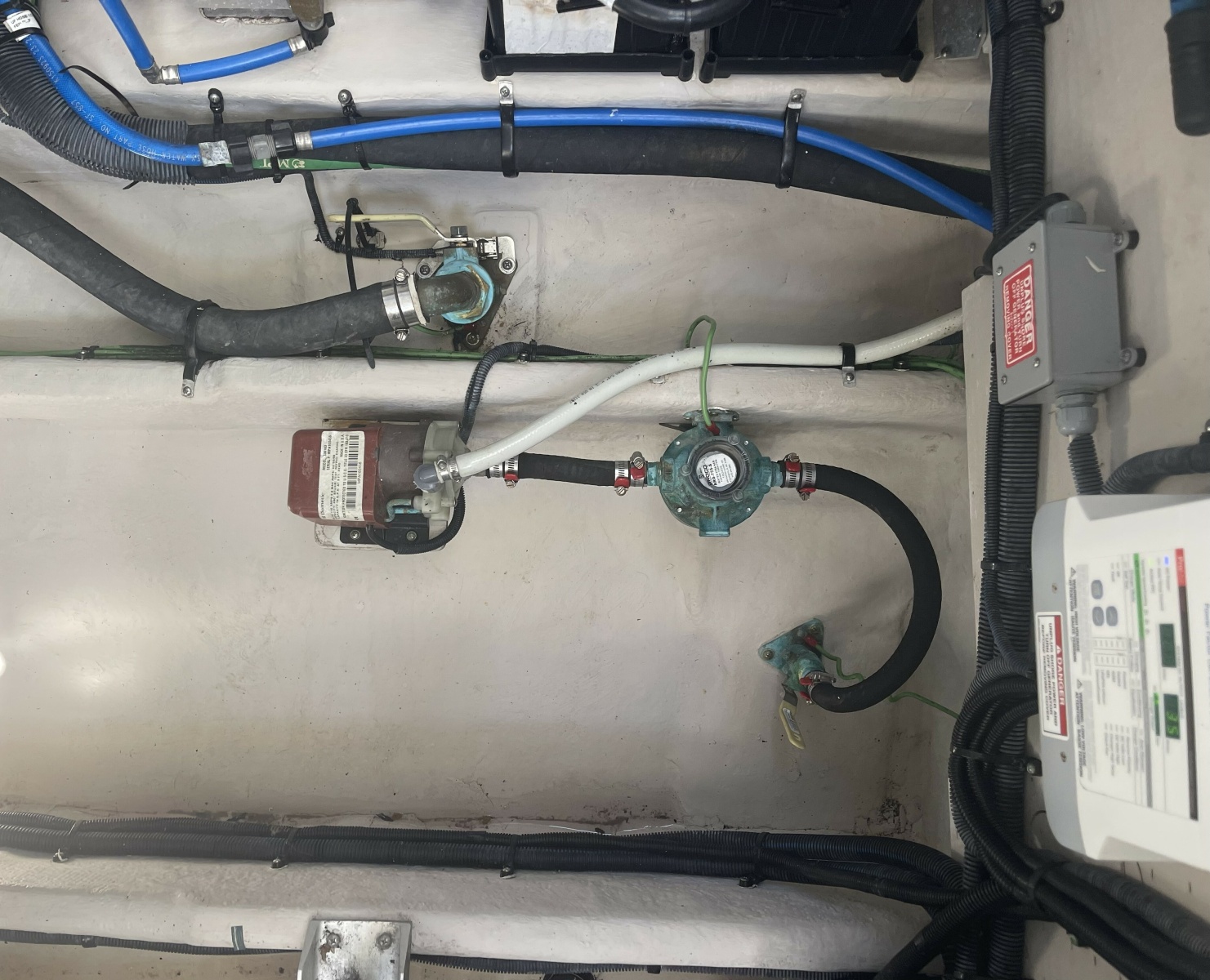 37' 2017 Sea Ray Sundancer 370