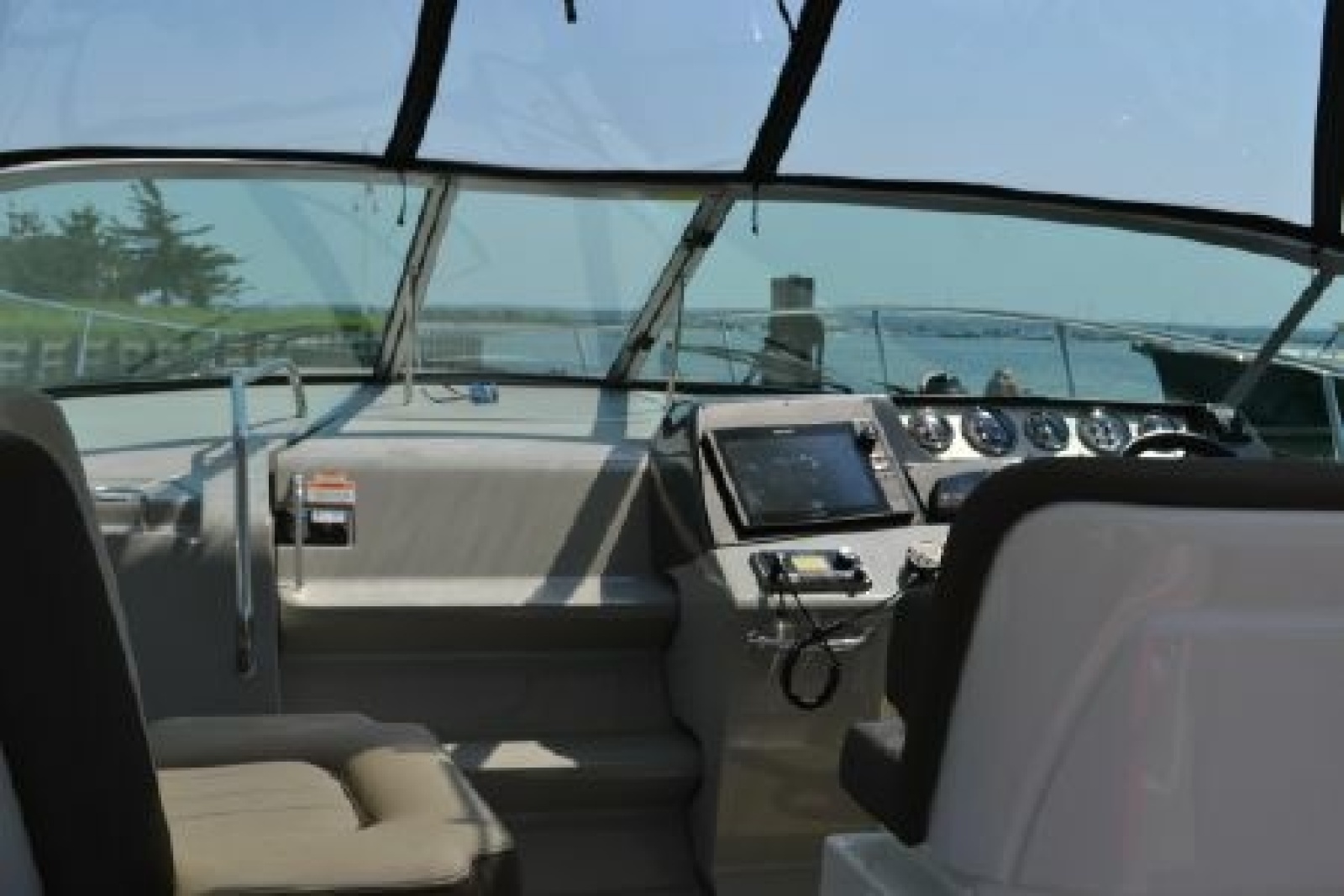 37' 2017 Sea Ray Sundancer 370