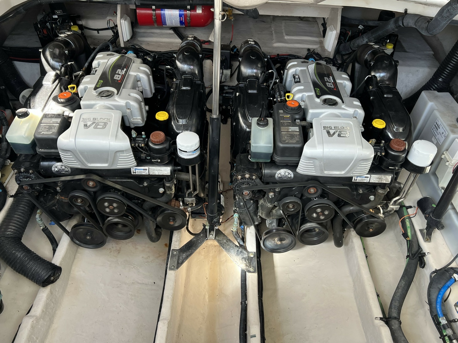 37' 2017 Sea Ray Sundancer 370