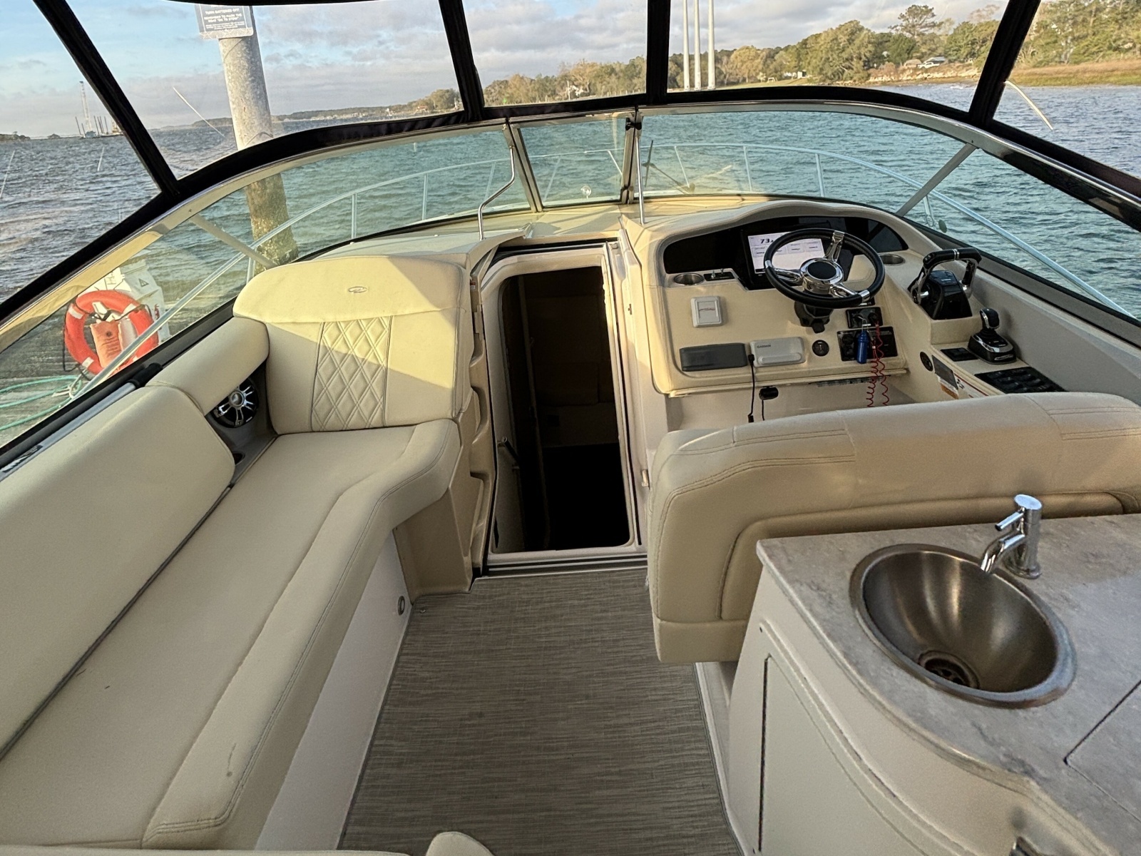 33ft Regal Yacht For Sale