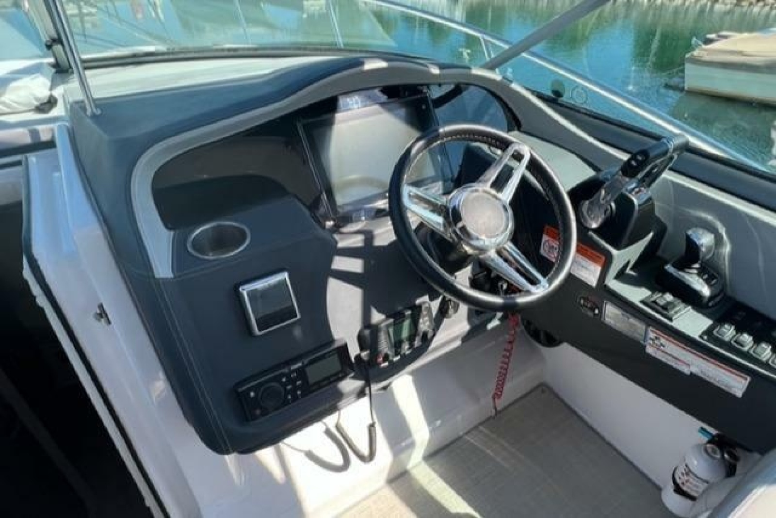 33ft Regal Yacht For Sale