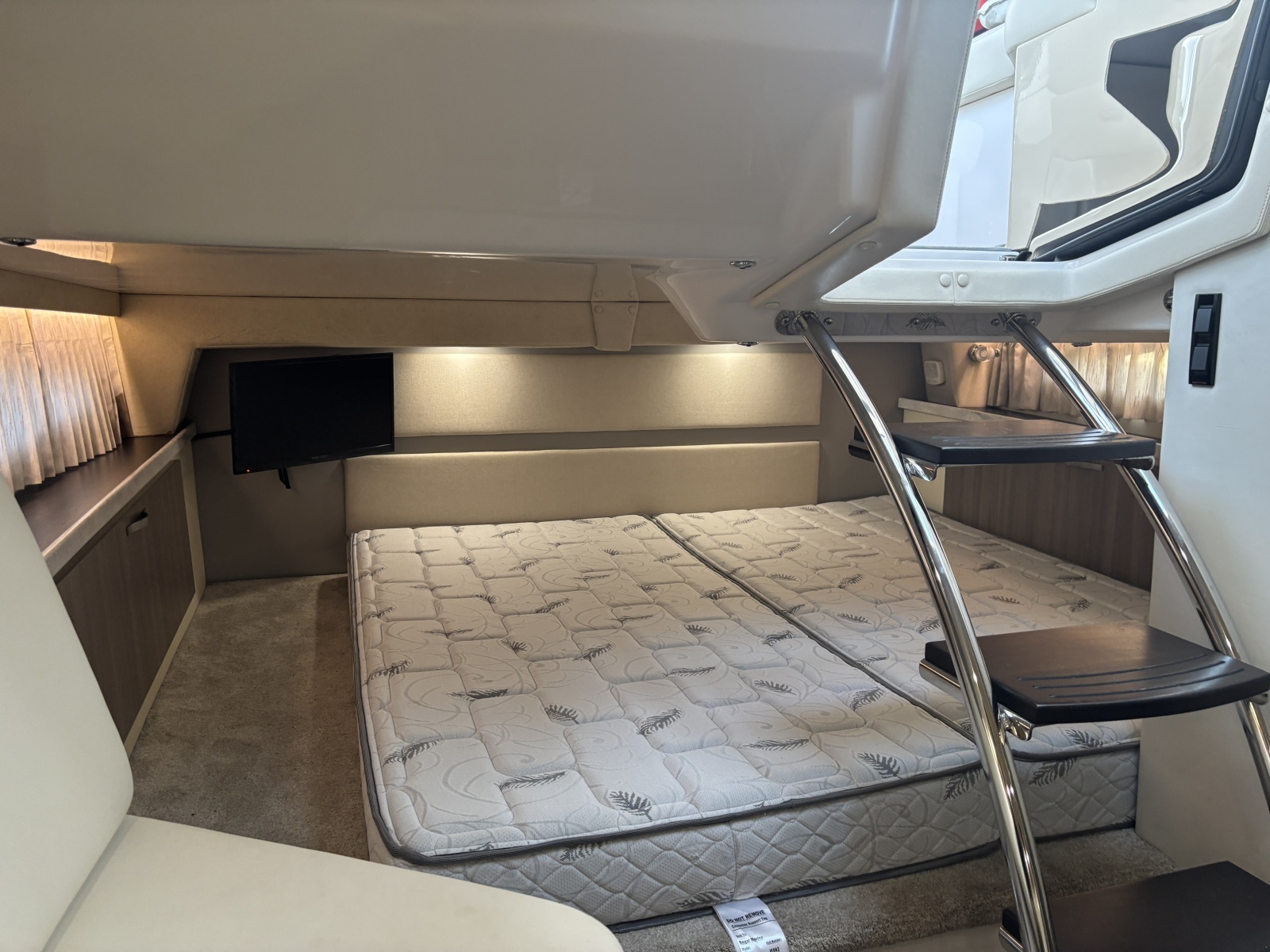 33ft Regal Yacht For Sale