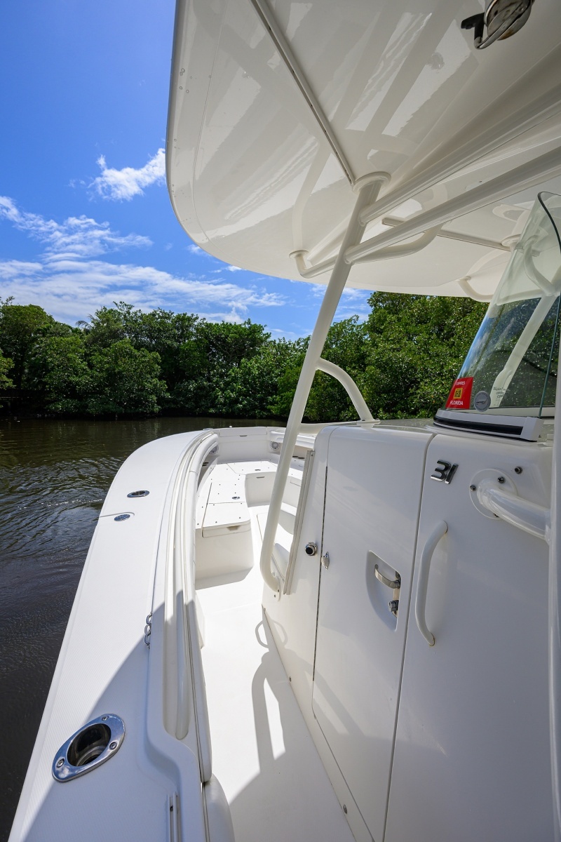 Regulator 31 - Sweet Melissa - Bow