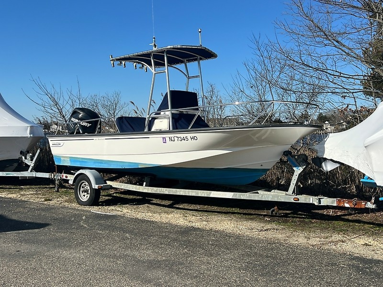 19ft Boston Whaler Yacht For Sale
