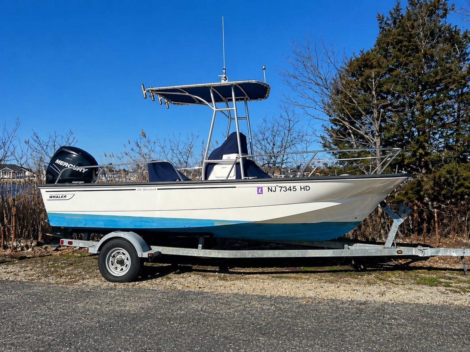 19ft Boston Whaler Yacht For Sale