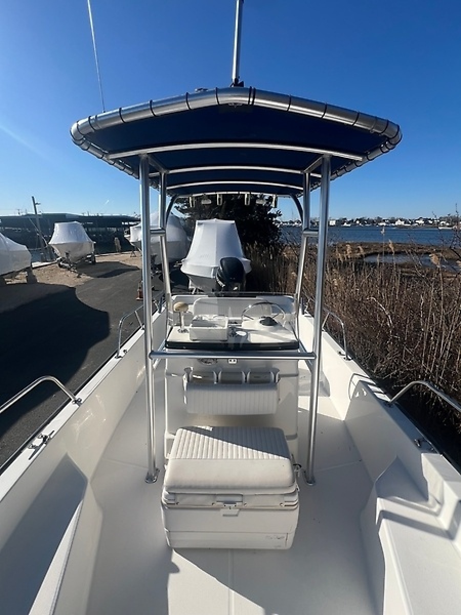 19ft Boston Whaler Yacht For Sale