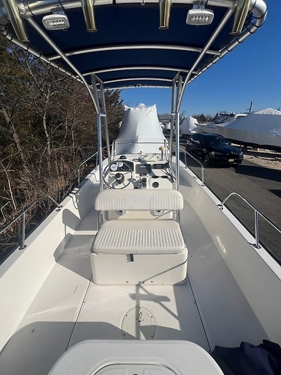 19ft Boston Whaler Yacht For Sale