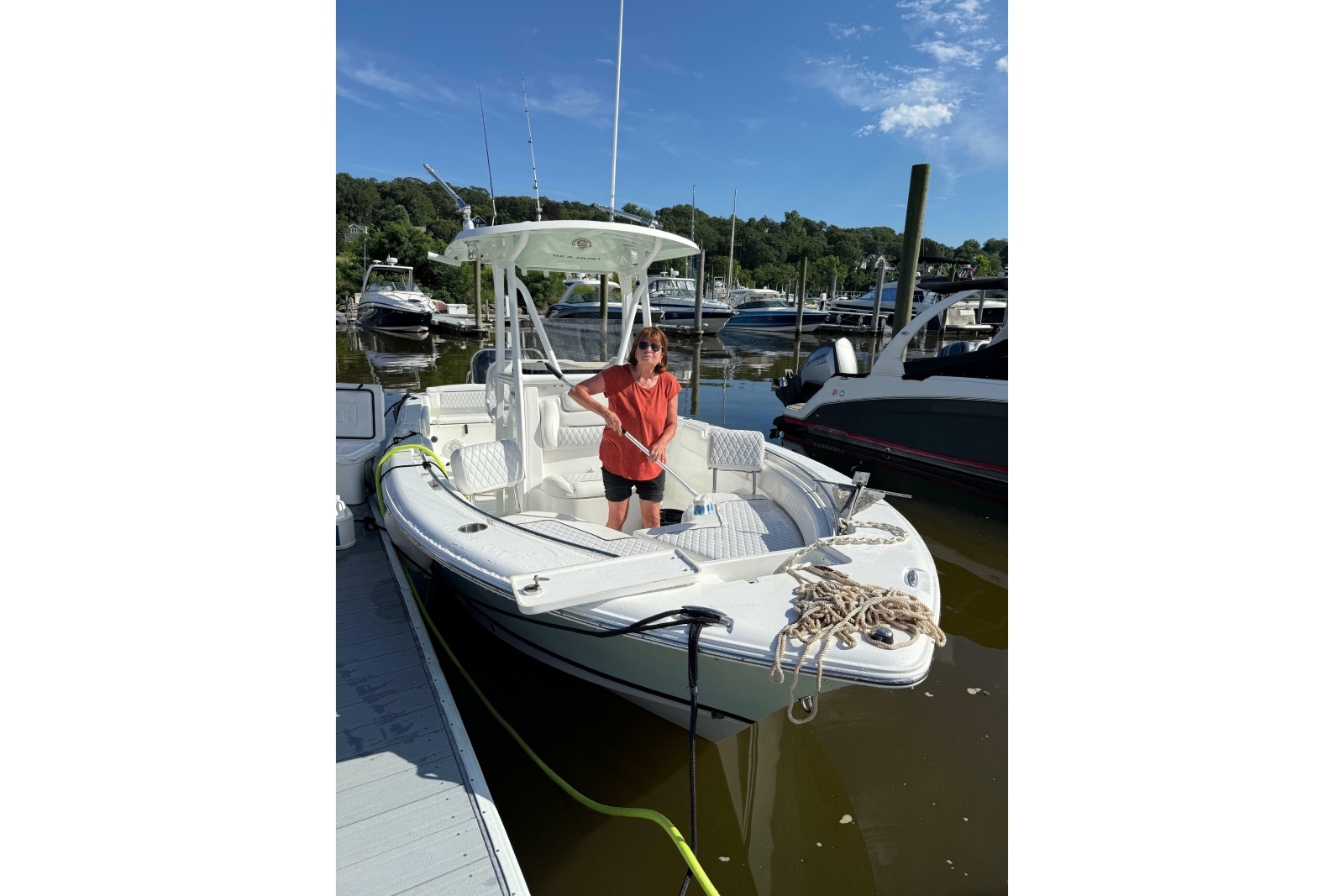 23ft Sea Hunt Yacht For Sale
