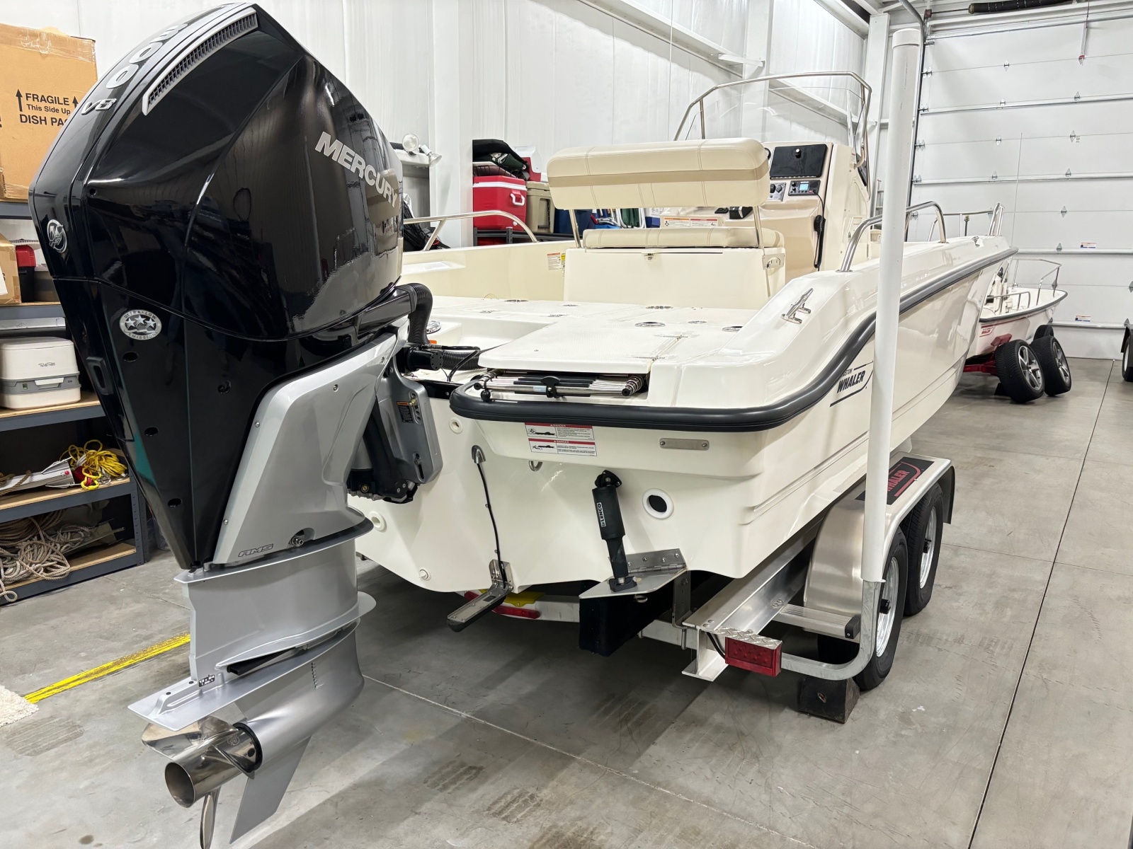 25' 2024 Boston Whaler 250 Dauntless