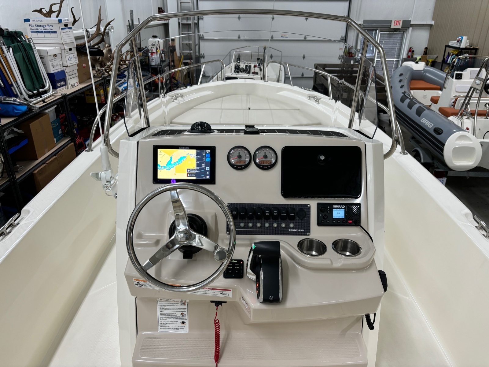 25' 2024 Boston Whaler 250 Dauntless