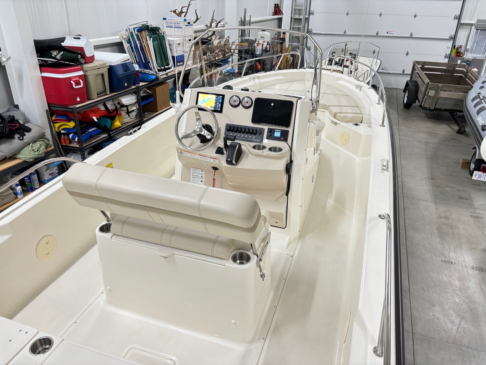 25' 2024 Boston Whaler 250 Dauntless
