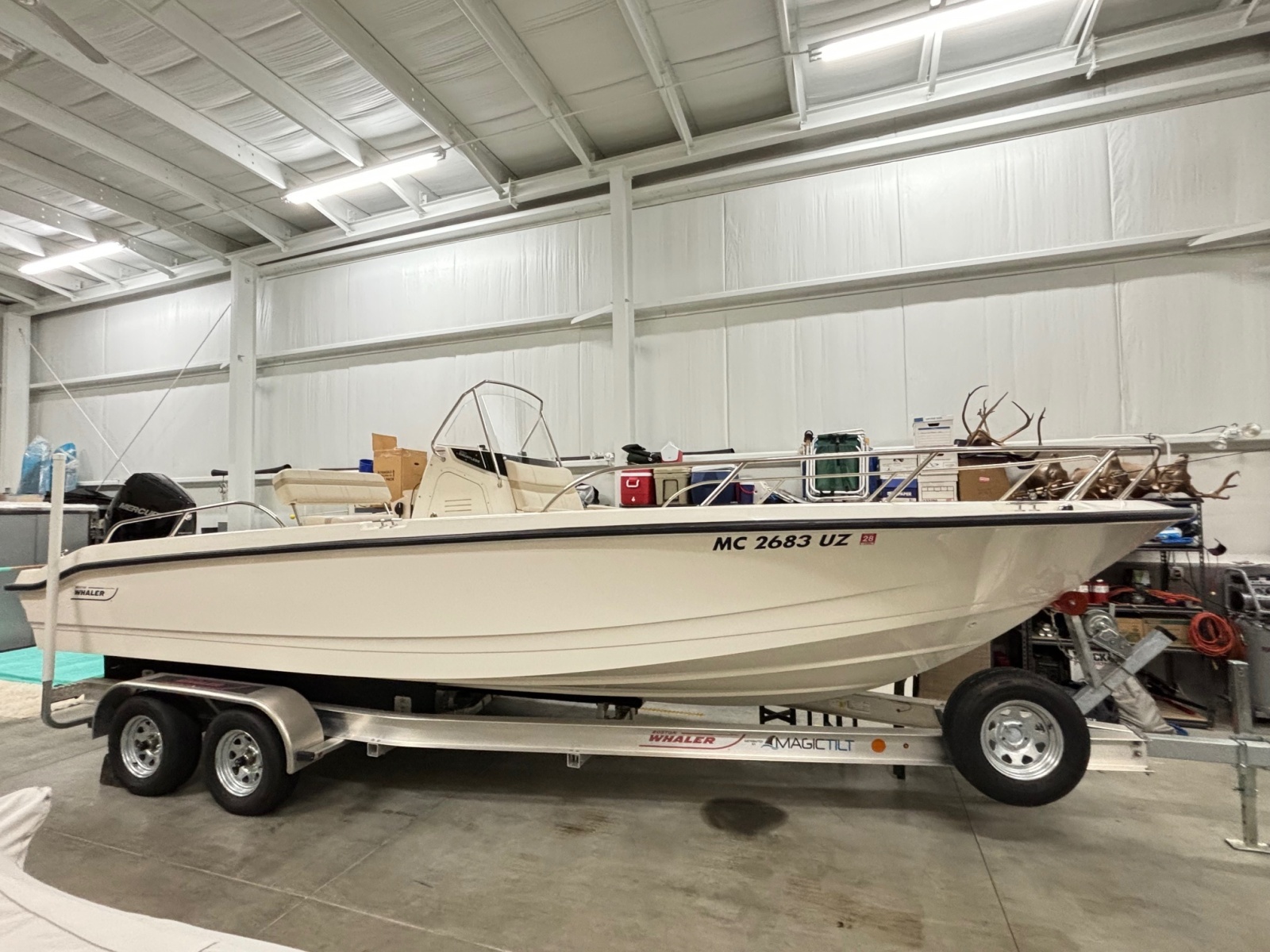 25' 2024 Boston Whaler 250 Dauntless